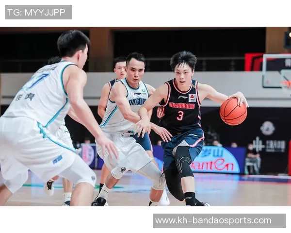 广州篮球队在城市联赛积分榜上以57分稳居第一位置展现强劲实力