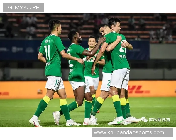 成都羽毛球队在精英赛中以92分领跑积分榜展现强劲实力 成都羽毛球队在精英赛中以92分领跑积分榜展现强劲实力